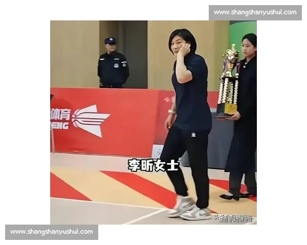12 岁萝莉单挑库里!中国女篮未来之星的运球绝技震撼全网 12 岁萝莉单挑库里!中国女篮未来之星的运球绝技震撼全网