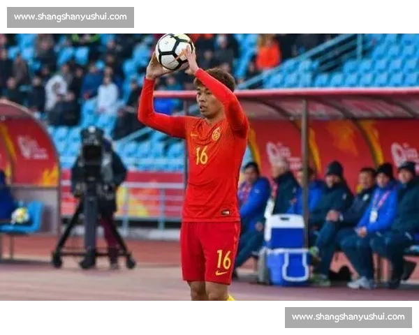 火箭五年 1.22 亿锁定未来核心！小贾全额保障合同成重建基石